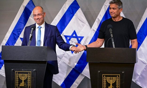 Netanyahu bloc drops 4 seats as TV poll forecasts unaligned Hendel-Zelekha party will enter Knesset