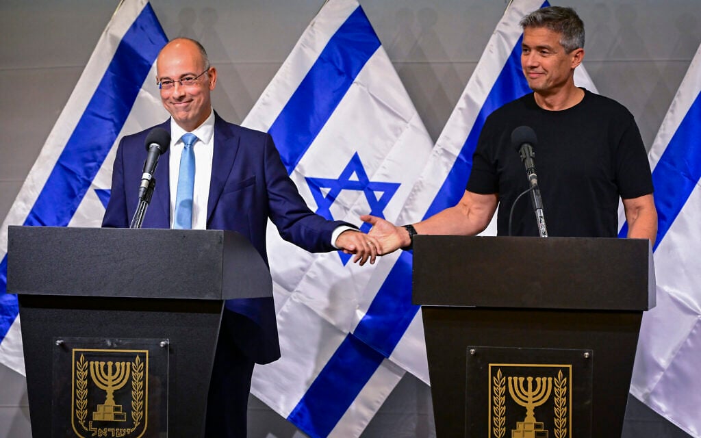 Netanyahu bloc drops 4 seats as TV poll forecasts unaligned Hendel-Zelekha party will enter Knesset