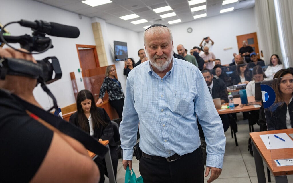 Ex-AG admits he didn’t approve all police action in criminal probe of Netanyahu or review full indictment