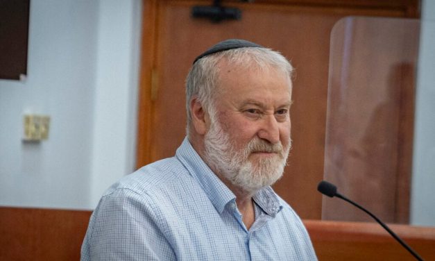 Mandelblit says he doesn’t remember if he cautioned Netanyahu on bribery charge