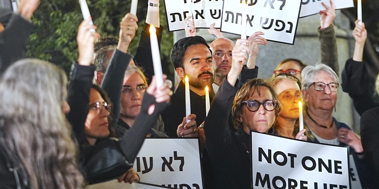 Mamdani says he ‘signed up for’ boos at Israeli peace vigil