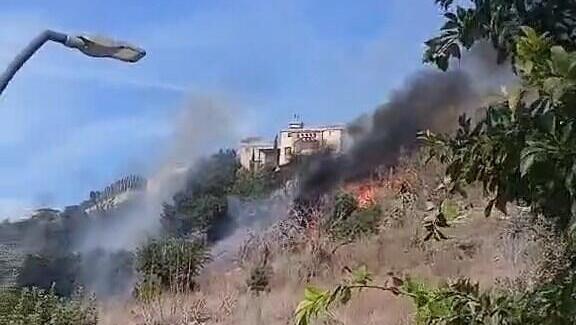 Two  injured in crop-dusting helicopter crash in Wadi Ara | Footage from scene