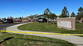 Oregon elementary school shooting leaves multiple victims, gunman dead