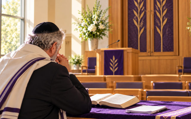 Ammos Chorny | When Does the Rabbi Get to Pray?