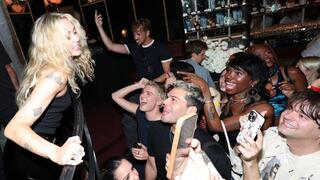 Miley Cyrus dropped her last name, but the hits haven’t followed
