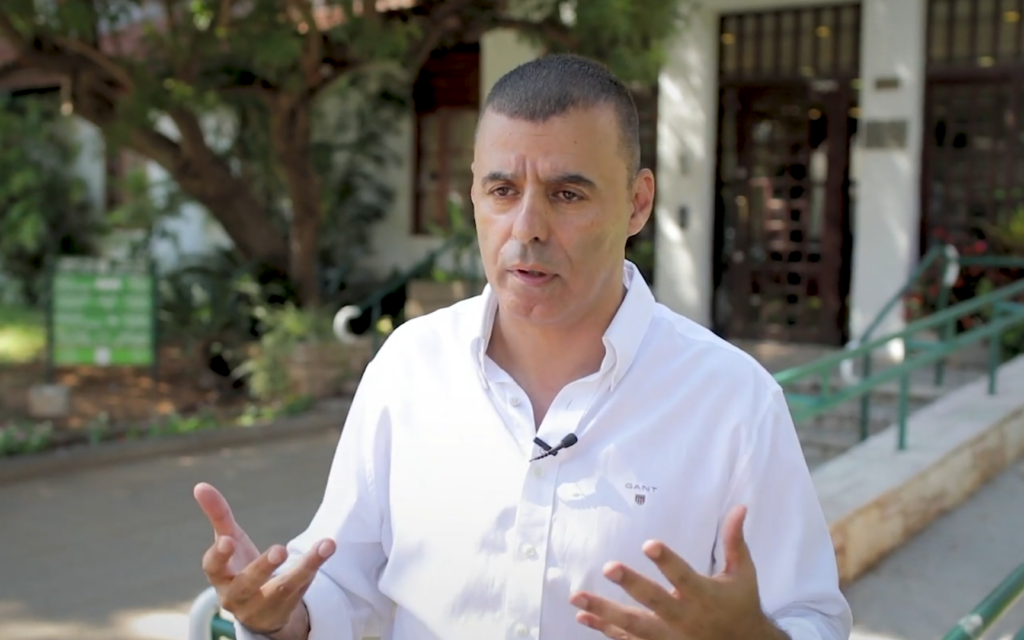 Police arrest Kfar Saba mayor, wife, suspected of receiving bribes to rig tenders