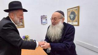 Shas rabbi warns voters backing rival parties will have ‘no place in the afterlife’