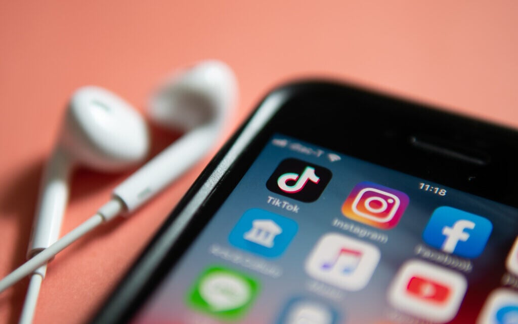 Online antisemitism hits record high three years after October 7, study finds