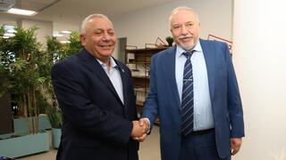 Liberman accuses Eisenkot of plotting coalition with Netanyahu as opposition feud deepens